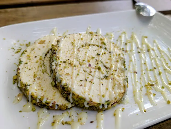 Arabisches Eis mit Pistazien